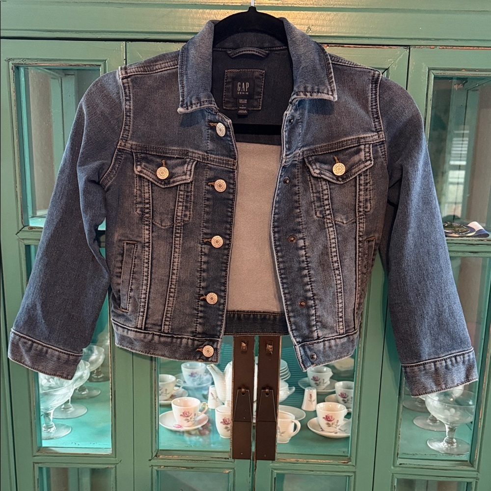 Gap Kids Stretch Denim Jacket Size S (6–7)